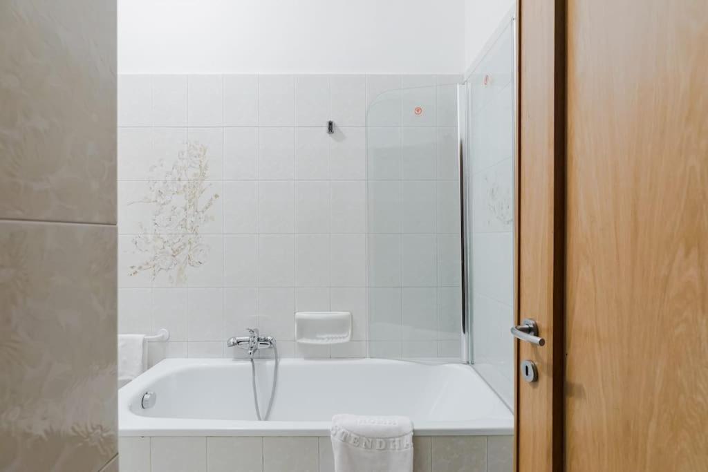 Elegant Apartment Via Veneto By Varental โรม ภายนอก รูปภาพ